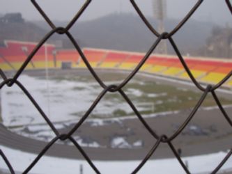 picture of a chain link fence