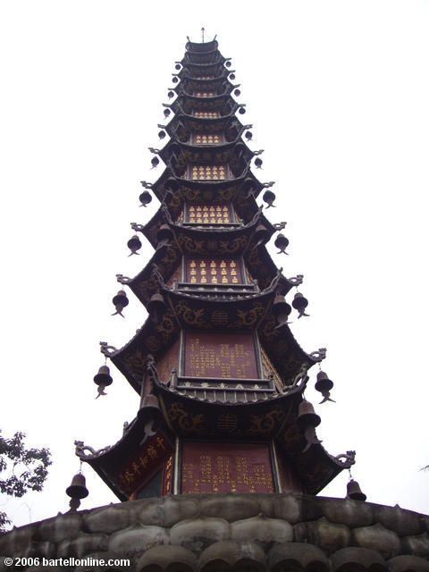 1000 Buddha Pagoda at Wenshu monastery in Chengdu, Sichuan, China